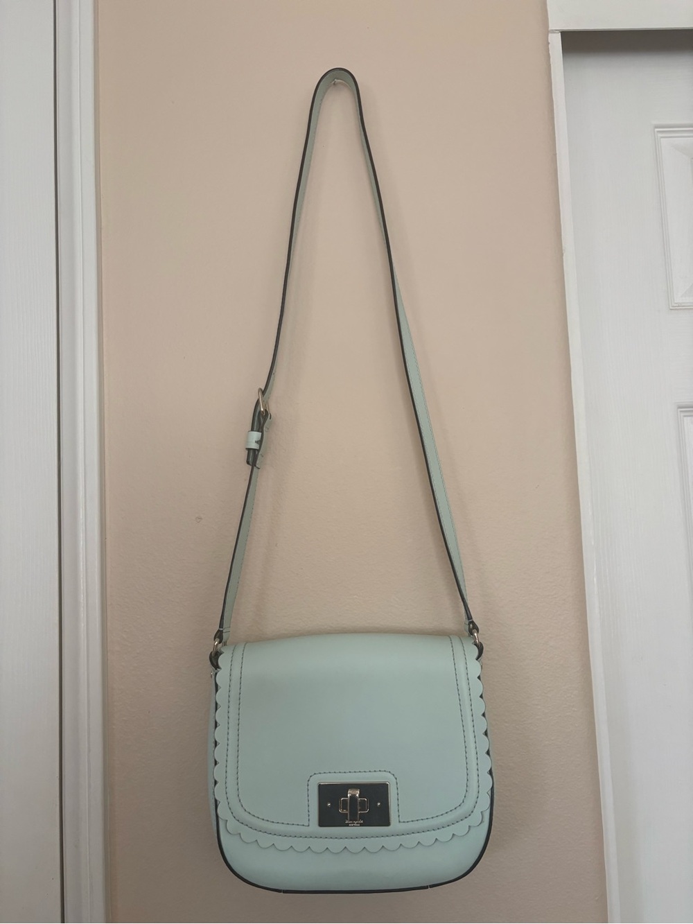 Kate Spade Mint Green Scalloped Leather Crossbody Bag Turn Lock